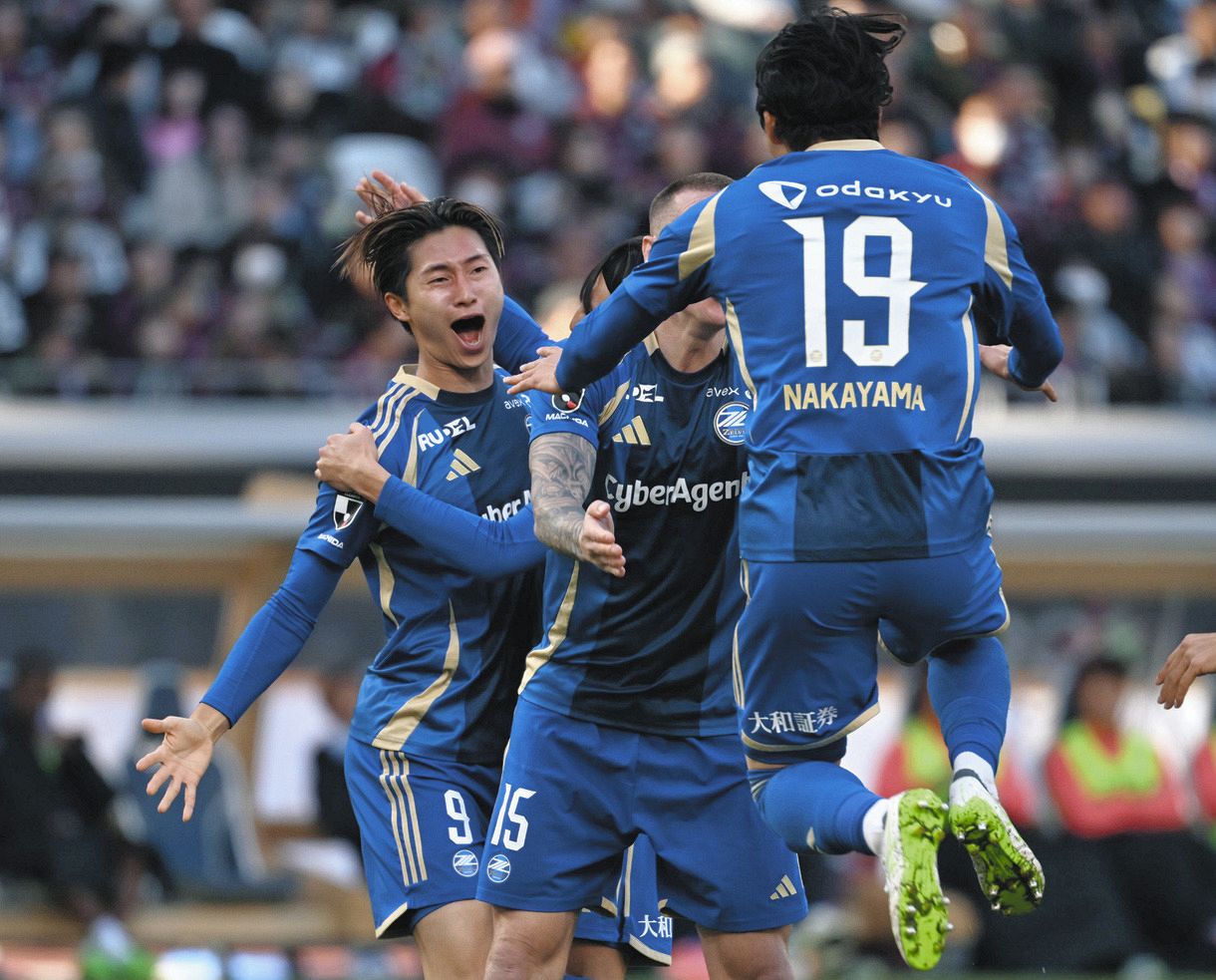 【サッカー】「国立ガラガラじゃん！」　「タダ券ばら撒かないんだっけ？」天皇杯決勝、６万7750人収容のスタンドに目立つ空席